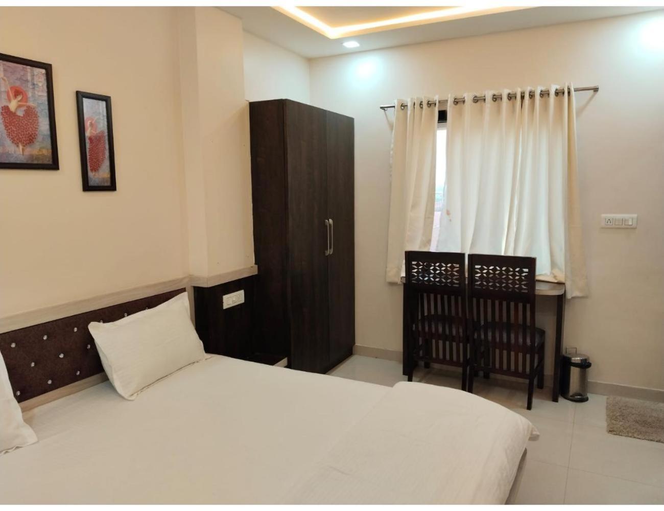 Hotel Dazzle, Jodhpur ジョードプル エクステリア 写真