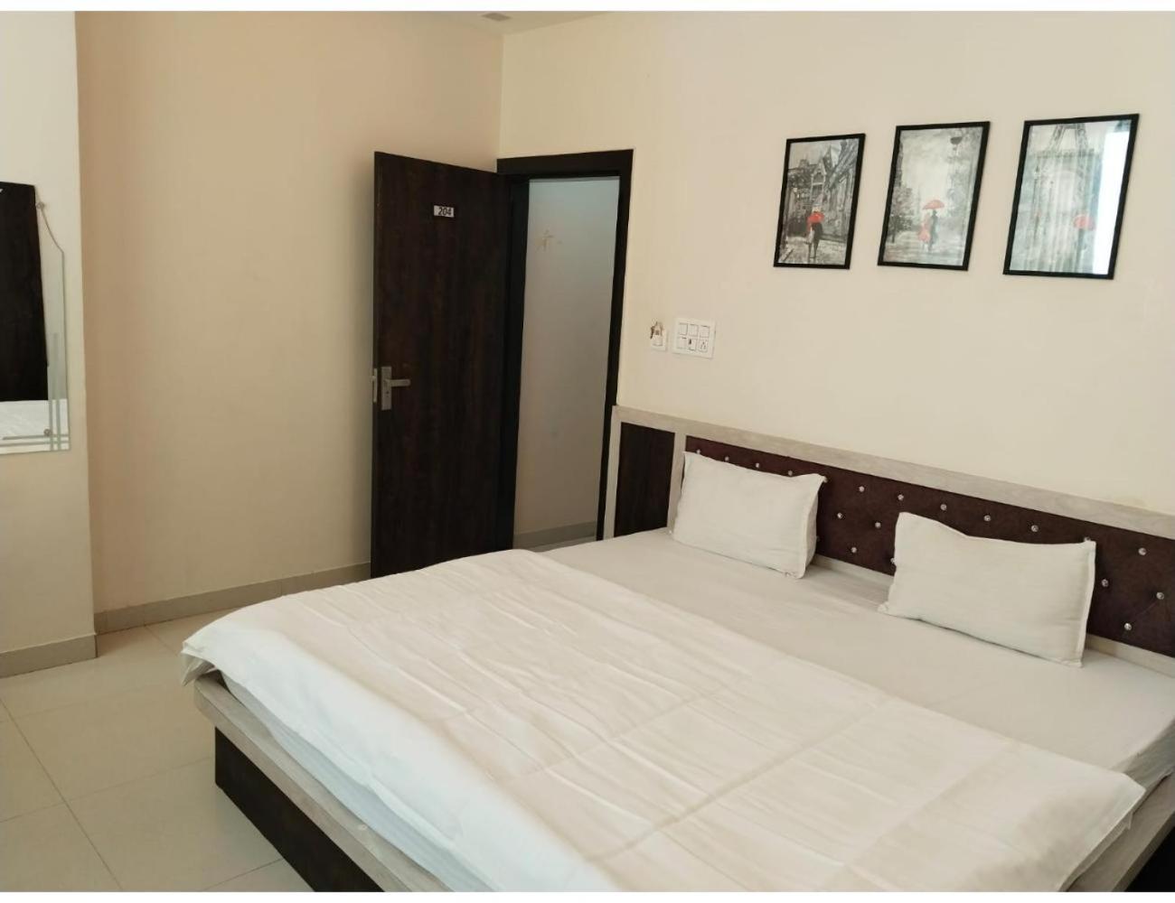 Hotel Dazzle, Jodhpur ジョードプル エクステリア 写真